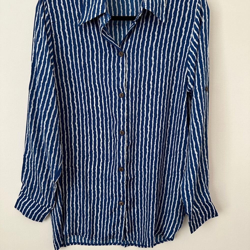 Sunny Oceans Silk Blue and White Striped Button-Up Shirt Small
